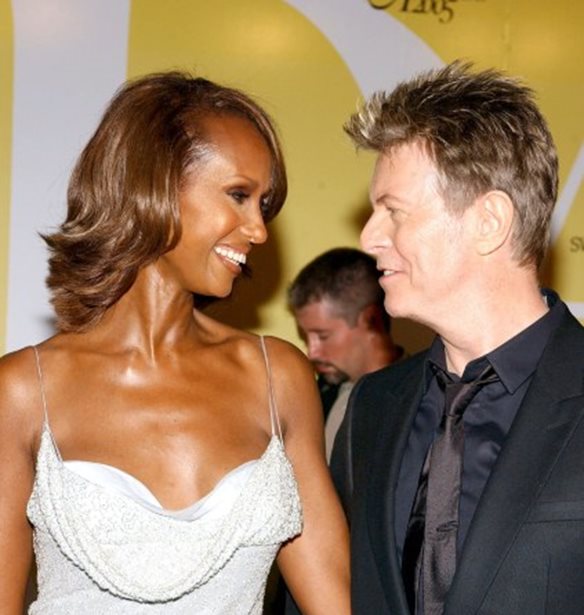 &#x397; &#x3B1;&#x3C6;&#x3B9;&#x3AD;&#x3C1;&#x3C9;&#x3C3;&#x3B7; &#x3C4;&#x3B7;&#x3C2; Iman &#x3B3;&#x3B9;&#x3B1; &#x3C4;&#x3B1; 70&#x3B1; &#x3B3;&#x3B5;&#x3BD;&#x3AD;&#x3B8;&#x3BB;&#x3B9;&#x3B1; &#x3C4;&#x3BF;&#x3C5; David Bowie