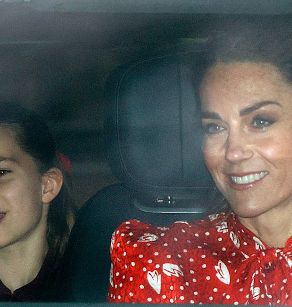 Η Kate Middleton έφερε πίσω το flamenco φόρεμα για το χριστουγεννιάτικο γεύμα στο Παλάτι του Μπάκιγχαμ