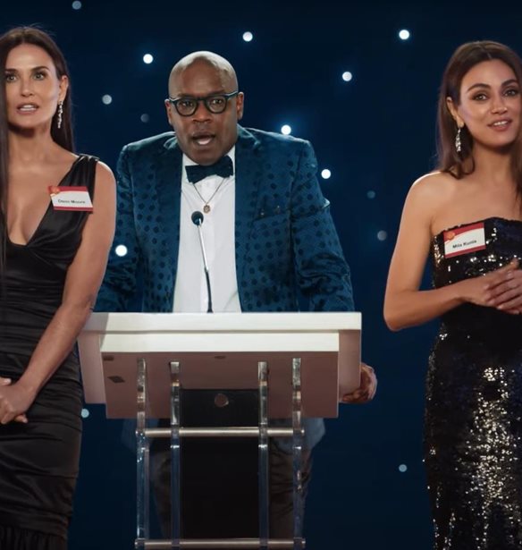 Awkward | &#x397; &#x3C7;&#x3B9;&#x3BF;&#x3C5;&#x3BC;&#x3BF;&#x3C1;&#x3B9;&#x3C3;&#x3C4;&#x3B9;&#x3BA;&#x3AE; &#x3B4;&#x3B9;&#x3B1;&#x3C6;&#x3AE;&#x3BC;&#x3B9;&#x3C3;&#x3B7; &#x3C4;&#x3B7;&#x3C2; Demi Moore &#x3BC;&#x3B5; &#x3C4;&#x3B7; Mila Kunis