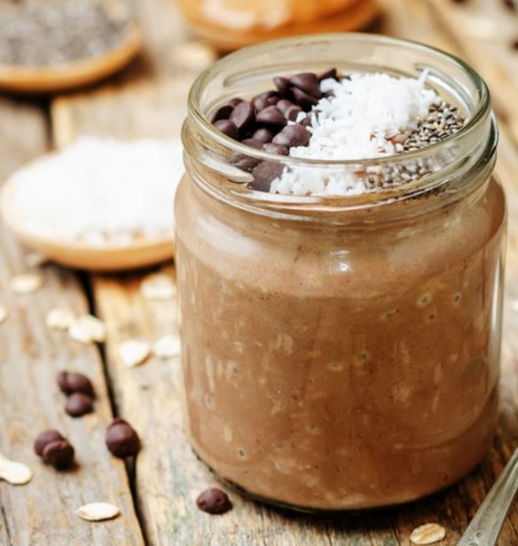 Συνταγές με chia: Πώς θα φτιάξεις γκρανόλα με βρόμη και chia αλλά και πουτίγκα σοκολάτα