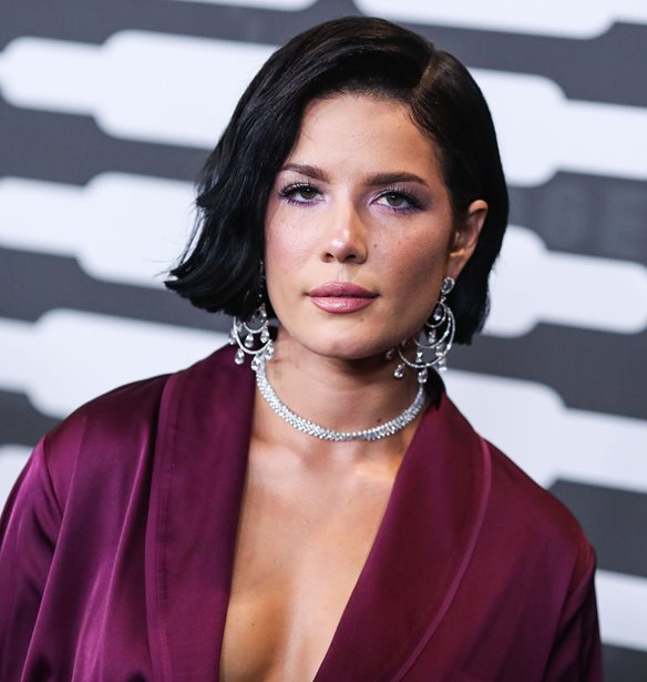 &#x397; Halsey &#x3B4;&#x3AF;&#x3BD;&#x3B5;&#x3B9; &#x3B5;&#x3BB;&#x3C0;&#x3AF;&#x3B4;&#x3B1; &#x3C3;&#x3B5; &#x3CC;&#x3BB;&#x3B5;&#x3C2; &#x3C4;&#x3B9;&#x3C2; &#x3B3;&#x3C5;&#x3BD;&#x3B1;&#x3AF;&#x3BA;&#x3B5;&#x3C2; &#x3C0;&#x3BF;&#x3C5; &#x3C0;&#x3C1;&#x3BF;&#x3C3;&#x3C0;&#x3B1;&#x3B8;&#x3BF;&#x3CD;&#x3BD; &#x3BD;&#x3B1; &#x3B3;&#x3AF;&#x3BD;&#x3BF;&#x3C5;&#x3BD; &#x3BC;&#x3B7;&#x3C4;&#x3AD;&#x3C1;&#x3B5;&#x3C2;