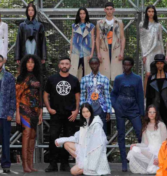 Ο Riccardo Tisci παρουσίασε τη S/S '21 συλλογή του Burberry στην αγγλική εξοχή