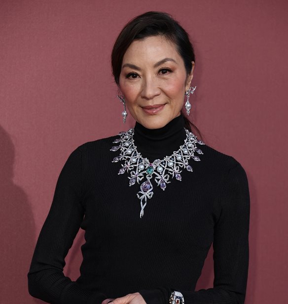 Michelle Yeoh | &#x397; &#x3BC;&#x3B5;&#x3B3;&#x3AC;&#x3BB;&#x3B7; &#x3B1;&#x3BB;&#x3BB;&#x3B1;&#x3B3;&#x3AE; &#x3C0;&#x3BF;&#x3C5; &#x3AD;&#x3BA;&#x3B1;&#x3BD;&#x3B5; &#x3C3;&#x3C4;&#x3B7;&#x3BD; &#x3B5;&#x3BC;&#x3C6;&#x3AC;&#x3BD;&#x3B9;&#x3C3;&#x3AE; &#x3C4;&#x3B7;&#x3C2; &#x3B3;&#x3B9;&#x3B1; &#x3C4;&#x3B7;&#x3BD; &#x3C0;&#x3C1;&#x3B5;&#x3BC;&#x3B9;&#x3AD;&#x3C1;&#x3B1; &#x3C4;&#x3BF;&#x3C5; Wicked