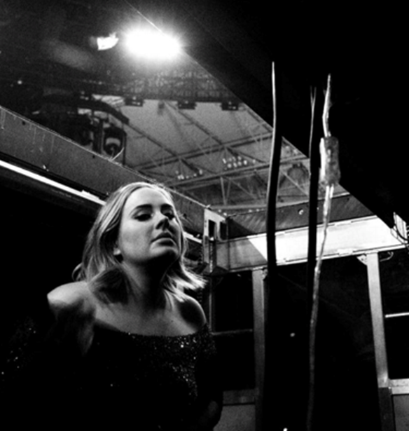 &#x397; &#x391;dele &#x3B5;&#x3BA;&#x3C6;&#x3C1;&#x3AC;&#x3B6;&#x3B5;&#x3B9; &#x3C4;&#x3B7;&#x3BD; &#x3B1;&#x3BB;&#x3BB;&#x3B7;&#x3BB;&#x3B5;&#x3B3;&#x3B3;&#x3CD;&#x3B7; &#x3C4;&#x3B7;&#x3C2; &#x3C3;&#x3C4;&#x3BF; &#x3BA;&#x3AF;&#x3BD;&#x3B7;&#x3BC;&#x3B1; &quot;Black Lives Matter&quot;