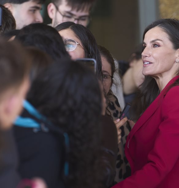 &#x392;&#x3B1;&#x3C3;&#x3AF;&#x3BB;&#x3B9;&#x3C3;&#x3C3;&#x3B1; Letizia | &#x397; &#x3B5;&#x3BC;&#x3C6;&#x3AC;&#x3BD;&#x3B9;&#x3C3;&#x3B7; &#x3BC;&#x3B5; &#x3C4;&#x3BF; &#x3BA;&#x3BF;&#x3BC;&#x3BC;&#x3AC;&#x3C4;&#x3B9; &#x3C0;&#x3BF;&#x3C5; &#x3B1;&#x3C0;&#x3BF;&#x3C4;&#x3B5;&#x3BB;&#x3B5;&#x3AF; &#x3C4;&#x3B7;&#x3BD; &#x3B9;&#x3B4;&#x3B1;&#x3BD;&#x3B9;&#x3BA;&#x3AE; &#x3B5;&#x3BD;&#x3B1;&#x3BB;&#x3BB;&#x3B1;&#x3BA;&#x3C4;&#x3B9;&#x3BA;&#x3AE; &#x3B3;&#x3B9;&#x3B1; &#x3C4;&#x3BF; &#x3C6;&#x3CC;&#x3C1;&#x3B5;&#x3BC;&#x3B1;