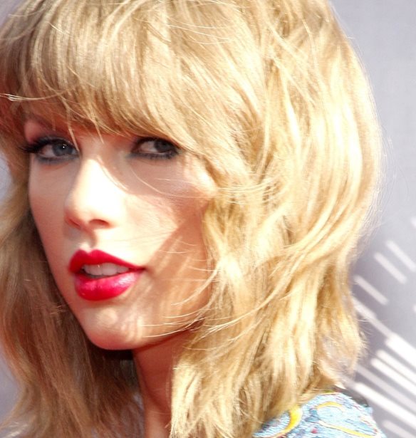 Taylor Swift | &#x391;&#x3BA;&#x3CD;&#x3C1;&#x3C9;&#x3C3;&#x3B5; 3 &#x3C3;&#x3C5;&#x3BD;&#x3B1;&#x3C5;&#x3BB;&#x3AF;&#x3B5;&#x3C2; &#x3C5;&#x3C0;&#x3CC; &#x3C4;&#x3BF;&#x3BD; &#x3C6;&#x3CC;&#x3B2;&#x3BF; &#x3C4;&#x3C1;&#x3BF;&#x3BC;&#x3BF;&#x3BA;&#x3C1;&#x3B1;&#x3C4;&#x3B9;&#x3BA;&#x3BF;&#x3CD; &#x3C7;&#x3C4;&#x3C5;&#x3C0;&#x3AE;&#x3BC;&#x3B1;&#x3C4;&#x3BF;&#x3C2;
