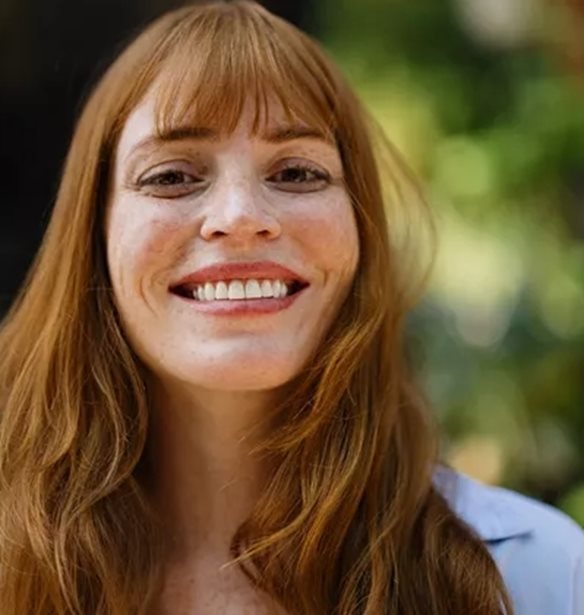 Η πιο απλή συνήθεια που φωτίζει όλο το πρόσωπο - περισσότερο κι από το μακιγιάζ σου