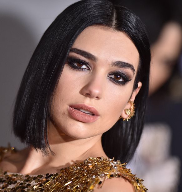 &#x397; Dua Lipa &#x3BC;&#x3B5; 60s makeup look &#x3C0;&#x3BF;&#x3C5; &#x3B8;&#x3B1; &#x3B5;&#x3BC;&#x3C0;&#x3BD;&#x3B5;&#x3CD;&#x3C3;&#x3B5;&#x3B9; &#x3C4;&#x3BF; &#x3B2;&#x3C1;&#x3B1;&#x3B4;&#x3B9;&#x3BD;&#x3CC; &#x3BC;&#x3B1;&#x3BA;&#x3B9;&#x3B3;&#x3B9;&#x3AC;&#x3B6; &#x3C3;&#x3BF;&#x3C5;
