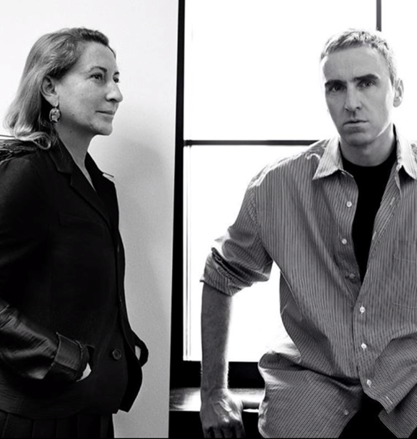 O Raf Simons &#x3B5;&#x3BA;&#x3C4;&#x3B9;&#x3BC;&#x3AC; &#x3C0;&#x3C9;&#x3C2; &#x3B7; &#x3BC;&#x3CC;&#x3B4;&#x3B1; &#x3B4;&#x3B5;&#x3BD; &#x3B8;&#x3B1; &#x3BC;&#x3AC;&#x3B8;&#x3B5;&#x3B9; &#x3B1;&#x3C0;&#x3CC; &#x3C4;&#x3B7;&#x3BD; &#x3C0;&#x3B1;&#x3BD;&#x3B4;&#x3B7;&#x3BC;&#x3AF;&#x3B1;