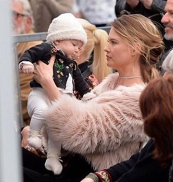 Behati Prinsloo: &#x398;&#x3B1; &#x3C3;&#x3B5; &#x3BA;&#x3AC;&#x3BD;&#x3B5;&#x3B9; &#x3BD;&#x3B1; &#x3BB;&#x3B9;&#x3CE;&#x3C3;&#x3B5;&#x3B9;&#x3C2; &#x3B7; &#x3C6;&#x3C9;&#x3C4;&#x3BF;&#x3B3;&#x3C1;&#x3B1;&#x3C6;&#x3AF;&#x3B1; &#x3C4;&#x3B7;&#x3C2; &#x3BA;&#x3CC;&#x3C1;&#x3B7;&#x3C2; &#x3C4;&#x3B7;&#x3C2;!