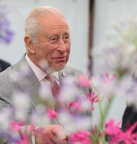 Βασιλιάς Κάρολος | Αναλαμβάνει την οργάνωση πολυτελών γάμων;