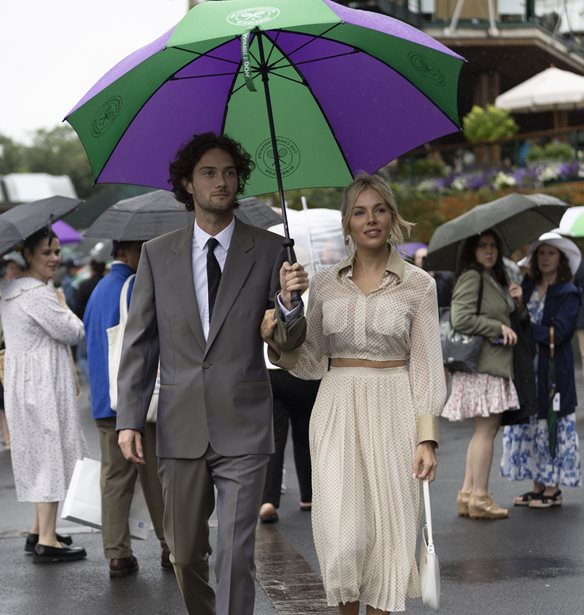 Sienna Miller | &#x3A3;&#x3C4;&#x3BF; Wimbledon &#x3BC;&#x3B5; &#x3C4;&#x3BF;&#x3BD; 27&#x3C7;&#x3C1;&#x3BF;&#x3BD;&#x3BF; &#x3C3;&#x3CD;&#x3BD;&#x3C4;&#x3C1;&#x3BF;&#x3C6;&#x3CC; &#x3C4;&#x3B7;&#x3C2;, Oli Green