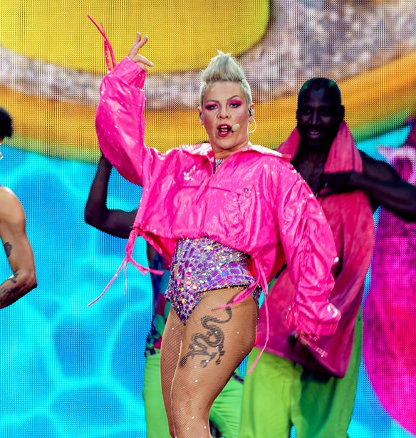 &#x3A3;&#x3C5;&#x3BC;&#x3C0;&#x3B1;&#x3C1;&#x3AC;&#x3C3;&#x3C4;&#x3B1;&#x3C3;&#x3B7; &#x3C3;&#x3C4;&#x3B7;&#x3BD; Britney Spears | &#x397; Pink &#x3AC;&#x3BB;&#x3BB;&#x3B1;&#x3BE;&#x3B5; &#x3C4;&#x3BF;&#x3C5;&#x3C2; &#x3C3;&#x3C4;&#x3AF;&#x3C7;&#x3BF;&#x3C5;&#x3C2; &#x3C3;&#x3B5; &#x3C4;&#x3C1;&#x3B1;&#x3B3;&#x3BF;&#x3CD;&#x3B4;&#x3B9; &#x3C4;&#x3B7;&#x3C2; &#x3B3;&#x3B9;&#x3B1; &#x3BD;&#x3B1; &#x3C4;&#x3B7; &#x3C3;&#x3C4;&#x3B7;&#x3C1;&#x3AF;&#x3BE;&#x3B5;&#x3B9; &#x3C3;&#x3C4;&#x3BF; &#x3B4;&#x3B9;&#x3B1;&#x3B6;&#x3CD;&#x3B3;&#x3B9;&#x3BF;