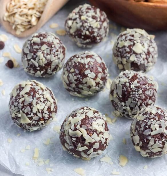 Μπάλες σοκολάτας με αμύγδαλο χωρίς ζάχαρη (μπάλες ενέργειας σαν vegan τρουφάκια!)