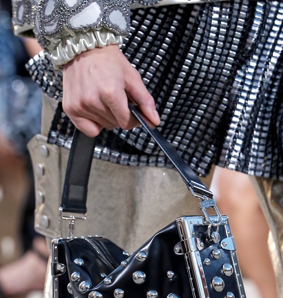 &#x39F; &#x3BF;&#x3AF;&#x3BA;&#x3BF;&#x3C2; Louis Vuitton &#x3C3;&#x3C5;&#x3BD;&#x3B5;&#x3C1;&#x3B3;&#x3AC;&#x3B6;&#x3B5;&#x3C4;&#x3B1;&#x3B9; &#x3BE;&#x3B1;&#x3BD;&#x3AC; &#x3BC;&#x3B5; &#x3C4;&#x3B7; Yayoi Kusama