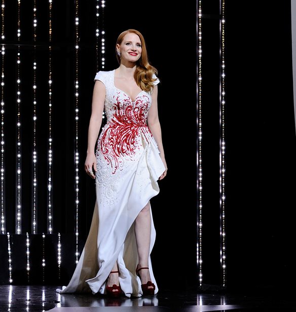 Jessica Chastain: &#x397; &#x3AD;&#x3BD;&#x3C4;&#x3BF;&#x3BD;&#x3B7; &#x3B4;&#x3C5;&#x3C3;&#x3B1;&#x3C1;&#x3AD;&#x3C3;&#x3BA;&#x3B5;&#x3B9;&#x3AC; &#x3C4;&#x3B7;&#x3C2; &#x3B1;&#x3C0;&#x3CC; &#x3C4;&#x3BF; &#x3C6;&#x3B5;&#x3C4;&#x3B9;&#x3BD;&#x3CC; &#x3A6;&#x3B5;&#x3C3;&#x3C4;&#x3B9;&#x3B2;&#x3AC;&#x3BB; &#x39A;&#x3B1;&#x3BD;&#x3BD;&#x3CE;&#x3BD;