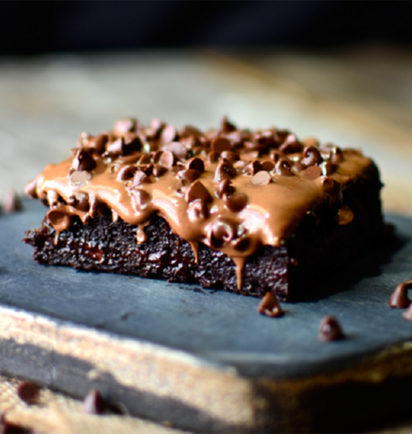 Αυτό το σοκολατένιο μπράουνι έχει μόνο 87 θερμίδες και ένα μυστικό υγιεινό υλικό