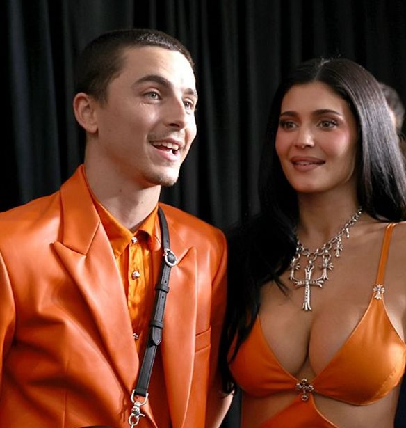 Ο Timothée Chalamet έλαβε μέρος στην ιδιωτική χριστουγεννιάτικη παράδοση της οικογένειας Kardashian-Jenner