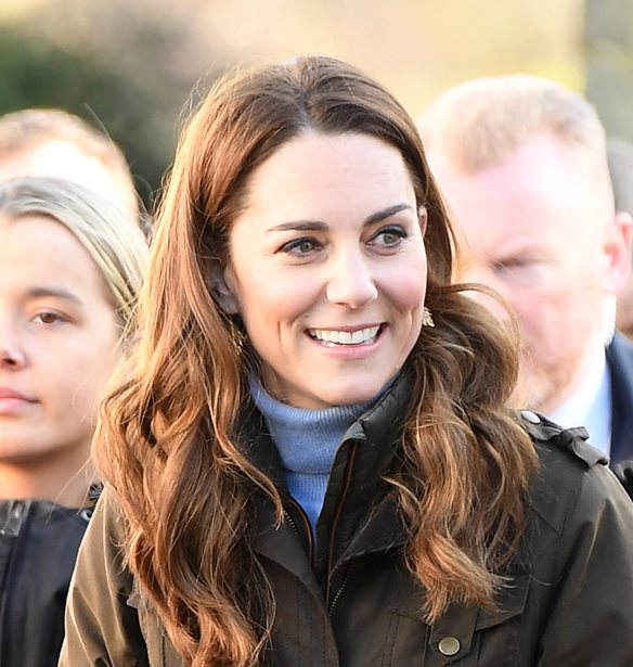 Kate Middleton: &#x397; casual &#x3B5;&#x3BC;&#x3C6;&#x3AC;&#x3BD;&#x3B9;&#x3C3;&#x3B7; &#x3BC;&#x3B5; &#x3C4;&#x3B1; &#x3B4;&#x3CD;&#x3BF; &#x3B1;&#x3B3;&#x3B1;&#x3C0;&#x3B7;&#x3BC;&#x3AD;&#x3BD;&#x3B1; &#x3C4;&#x3B7;&#x3C2; &#x3BA;&#x3BF;&#x3BC;&#x3BC;&#x3AC;&#x3C4;&#x3B9;&#x3B1;