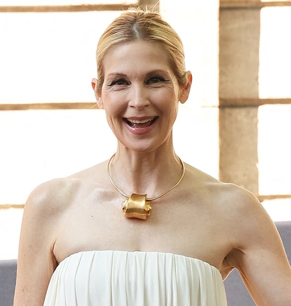 Kelly Rutherford | H stylish &#x3B7;&#x3B8;&#x3BF;&#x3C0;&#x3BF;&#x3B9;&#x3CC;&#x3C2; &#x3C4;&#x3BF;&#x3C5; Gossip Girl &#x3BA;&#x3AC;&#x3BD;&#x3B5;&#x3B9; &#x3B4;&#x3B9;&#x3B1;&#x3BA;&#x3BF;&#x3C0;&#x3AD;&#x3C2; &#x3C3;&#x3B5; &#x3AD;&#x3BD;&#x3B1; &#x3B1;&#x3C0;&#x3CC; &#x3C4;&#x3B1; &#x3BD;&#x3B7;&#x3C3;&#x3B9;&#x3AC; &#x3C4;&#x3B7;&#x3C2; &#x395;&#x3BB;&#x3BB;&#x3AC;&#x3B4;&#x3B1;&#x3C2;