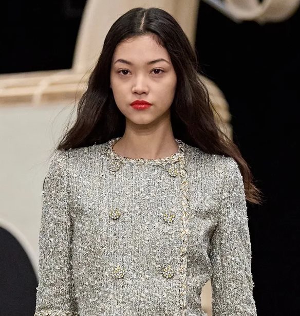 Paris Haute Couture Week SS &#x27;23 | &#x39F;&#x3B9; beauty &#x3C4;&#x3AC;&#x3C3;&#x3B5;&#x3B9;&#x3C2; &#x3C0;&#x3BF;&#x3C5; &#x3B5;&#x3C0;&#x3B9;&#x3BA;&#x3C1;&#x3AC;&#x3C4;&#x3B7;&#x3C3;&#x3B1;&#x3BD; &#x3C3;&#x3C4;&#x3B1; shows &#x3A5;&#x3C8;&#x3B7;&#x3BB;&#x3AE;&#x3C2; &#x3A1;&#x3B1;&#x3C0;&#x3C4;&#x3B9;&#x3BA;&#x3AE;&#x3C2;