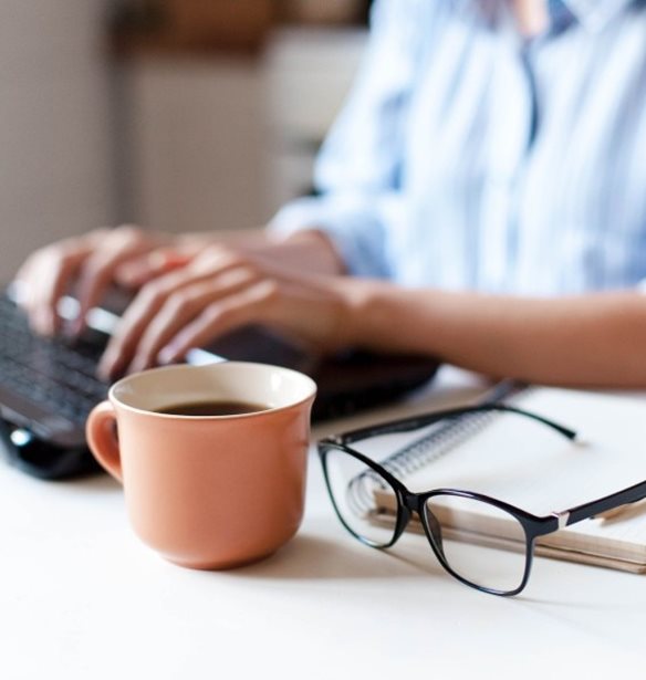 Πώς θα συνεχίσεις να είσαι παραγωγική μετά τις 3 μ.μ. στο γραφείο