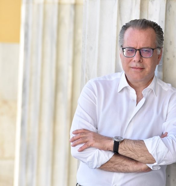 &#x393;&#x3B9;&#x3CE;&#x3C1;&#x3B3;&#x3BF;&#x3C2; &#x39A;&#x3BF;&#x3C5;&#x3BC;&#x3BF;&#x3C5;&#x3C4;&#x3C3;&#x3AC;&#x3BA;&#x3BF;&#x3C2;: &quot;&#x3A7;&#x3C1;&#x3B5;&#x3B9;&#x3B1;&#x3B6;&#x3CC;&#x3BC;&#x3B1;&#x3C3;&#x3C4;&#x3B5; &#x3B5;&#x3C0;&#x3B5;&#x3B9;&#x3B3;&#x3CC;&#x3BD;&#x3C4;&#x3C9;&#x3C2; &#x3AD;&#x3BD;&#x3B1;&#xA0;&#x39D;ew Deal&#xA0;&#x3BC;&#x3B5; &#x3C4;&#x3B7; &#x3BD;&#x3B5;&#x3BF;&#x3BB;&#x3B1;&#x3AF;&#x3B1;&quot;