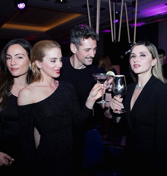 Disco Noir | &#x39F; &#x3BF;&#x3C1;&#x3B9;&#x3C3;&#x3BC;&#x3CC;&#x3C2; &#x3C4;&#x3BF;&#x3C5; &#x3B1;&#x3C0;&#x3CC;&#x3BB;&#x3C5;&#x3C4;&#x3BF;&#x3C5; &#x3C0;&#x3AC;&#x3C1;&#x3C4;&#x3B9; &#x3B5;&#x3C0;&#x3AD;&#x3C3;&#x3C4;&#x3C1;&#x3B5;&#x3C8;&#x3B5; &#x3C3;&#x3C4;&#x3BF; Ath&#xE9;n&#xE9;e