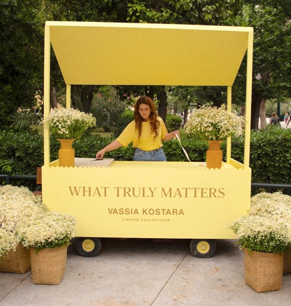 &quot;What Truly Matters&quot; | &#x3A4;&#x3BF; &#x3C0;&#x3C1;&#x3CE;&#x3C4;&#x3BF; pop-up event &#x3C4;&#x3B7;&#x3C2; Vassia Kostara &#x3AE;&#x3C4;&#x3B1;&#x3BD; &#x3BC;&#x3AF;&#x3B1; &#x3C9;&#x3B4;&#x3AE; &#x3C3;&#x3C4;&#x3B7;&#x3BD; &#x3BF;&#x3BC;&#x3BF;&#x3C1;&#x3C6;&#x3B9;&#x3AC; &#x3BA;&#x3B1;&#x3B9; &#x3C4;&#x3B7;&#x3BD; &#x3B1;&#x3C5;&#x3B8;&#x3B5;&#x3BD;&#x3C4;&#x3B9;&#x3BA;&#x3CC;&#x3C4;&#x3B7;&#x3C4;&#x3B1;