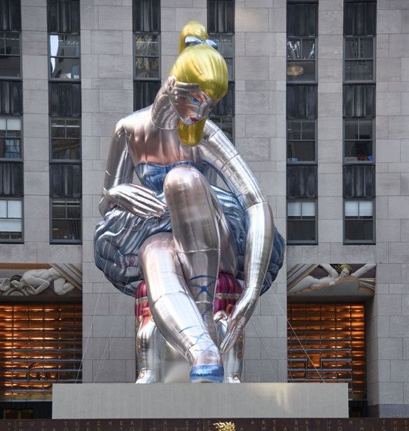O Jeff Koons &#x3C4;&#x3BF;&#x3C0;&#x3BF;&#x3B8;&#x3AD;&#x3C4;&#x3B7;&#x3C3;&#x3B5; &#x3AD;&#x3BD;&#x3B1; &#x3C4;&#x3B5;&#x3C1;&#x3AC;&#x3C3;&#x3C4;&#x3B9;&#x3BF; &#x3B3;&#x3BB;&#x3C5;&#x3C0;&#x3C4;&#x3CC;-&#x3BC;&#x3C0;&#x3B1;&#x3BB;&#x3B1;&#x3C1;&#x3AF;&#x3BD;&#x3B1; &#x3C3;&#x3C4;&#x3BF; &#x3BA;&#x3AD;&#x3BD;&#x3C4;&#x3C1;&#x3BF; &#x3C4;&#x3B7;&#x3C2; &#x39D;&#x3AD;&#x3B1;&#x3C2; &#x3A5;&#x3CC;&#x3C1;&#x3BA;&#x3B7;&#x3C2;