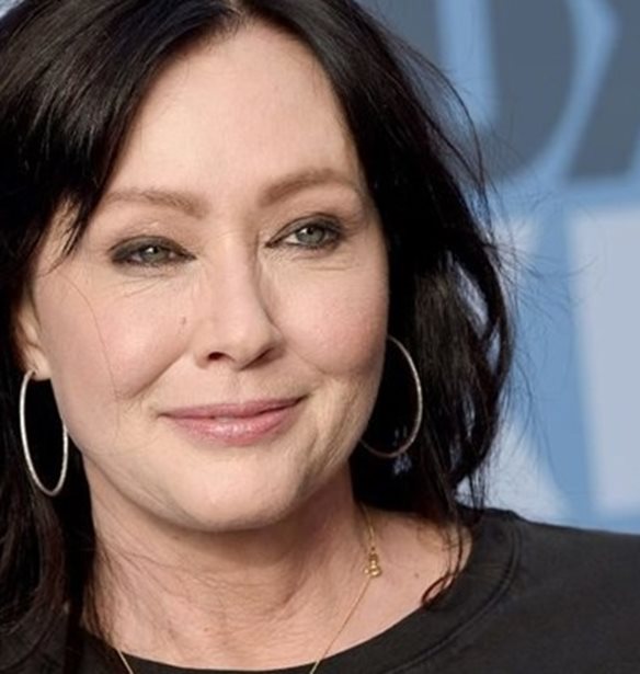 Shannen Doherty | &#x3A5;&#x3C0;&#x3AD;&#x3B3;&#x3C1;&#x3B1;&#x3C8;&#x3B5; &#x3C4;&#x3BF; &#x3B4;&#x3B9;&#x3B1;&#x3B6;&#x3CD;&#x3B3;&#x3B9;&#x3CC; &#x3C4;&#x3B7;&#x3C2; &#x3BC;&#x3B9;&#x3B1; &#x3BC;&#x3AD;&#x3C1;&#x3B1; &#x3C0;&#x3C1;&#x3B9;&#x3BD; &#x3C0;&#x3B5;&#x3B8;&#x3AC;&#x3BD;&#x3B5;&#x3B9; - &quot;&#x394;&#x3B5;&#x3BD; &#x3AD;&#x3B4;&#x3B5;&#x3B9;&#x3BE;&#x3B5;&#x3C2; &#x3B1;&#x3BD;&#x3B8;&#x3C1;&#x3C9;&#x3C0;&#x3B9;&#x3AC;&quot;