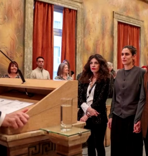 &quot;&#x397; &#x3B1;&#x3B3;&#x3AC;&#x3C0;&#x3B7; &#x3BD;&#x3B9;&#x3BA;&#x3AC;&#x3B5;&#x3B9;&quot; | H &#x391;&#x3BB;&#x3B5;&#x3BE;&#x3AF;&#x3B1; &#x39C;&#x3C0;&#x3B5;&#x3B6;&#x3AF;&#x3BA;&#x3B7; &#x3BA;&#x3B1;&#x3B9; &#x3B7; &#x394;&#x3B1;&#x3BD;&#x3AC;&#x3B7; &#x394;&#x3B5;&#x3BB;&#x3B7;&#x3B3;&#x3B5;&#x3CE;&#x3C1;&#x3B3;&#x3B7; &#x3C0;&#x3B1;&#x3BD;&#x3C4;&#x3C1;&#x3B5;&#x3CD;&#x3C4;&#x3B7;&#x3BA;&#x3B1;&#x3BD; &#x3B3;&#x3C1;&#x3AC;&#x3C6;&#x3BF;&#x3BD;&#x3C4;&#x3B1;&#x3C2; &#x3B9;&#x3C3;&#x3C4;&#x3BF;&#x3C1;&#x3AF;&#x3B1;