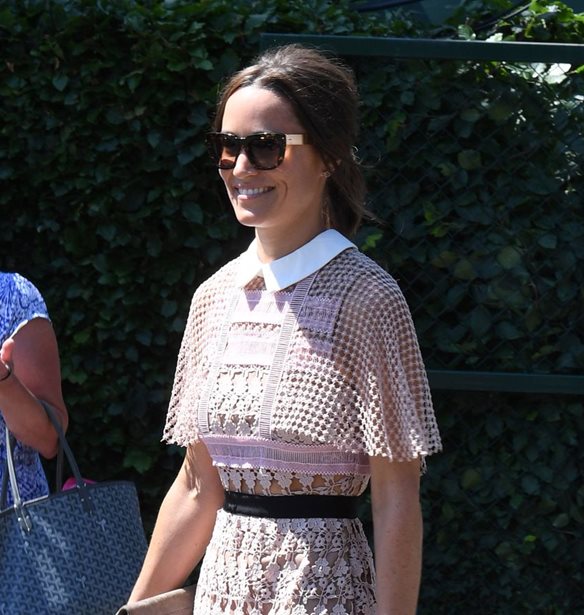 Pippa Middleton: &#x397; &#x3C0;&#x3C1;&#x3CE;&#x3C4;&#x3B7; &#x3C4;&#x3B7;&#x3C2; &#x3B5;&#x3BC;&#x3C6;&#x3AC;&#x3BD;&#x3B9;&#x3C3;&#x3B7; &#x3BC;&#x3B5;&#x3C4;&#x3AC; &#x3C4;&#x3BF; &#x3BC;&#x3AE;&#x3BD;&#x3B1; &#x3C4;&#x3BF;&#x3C5; &#x3BC;&#x3AD;&#x3BB;&#x3B9;&#x3C4;&#x3BF;&#x3C2;