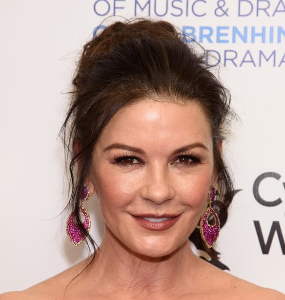 &#x3A4;&#x3BF; &#x3BC;&#x3C5;&#x3C3;&#x3C4;&#x3B9;&#x3BA;&#x3CC; &#x3C4;&#x3B7;&#x3C2; Catherine Zeta-Jones &#x3B3;&#x3B9;&#x3B1; &#x3BB;&#x3B1;&#x3BC;&#x3C0;&#x3B5;&#x3C1;&#x3AC; &#x3BC;&#x3B1;&#x3BB;&#x3BB;&#x3B9;&#x3AC; &#x3B2;&#x3C1;&#x3AF;&#x3C3;&#x3BA;&#x3B5;&#x3C4;&#x3B1;&#x3B9; &#x3C3;&#x3C4;&#x3BF; &#x3C8;&#x3C5;&#x3B3;&#x3B5;&#x3AF;&#x3BF; &#x3C3;&#x3BF;&#x3C5;