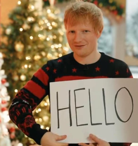 &#x39F; Ed Sheeran &quot;&#x3B1;&#x3BD;&#x3C4;&#x3B9;&#x3B3;&#x3C1;&#x3AC;&#x3C6;&#x3B5;&#x3B9;&quot; &#x3C4;&#x3BF; Love Actually &#x3BA;&#x3B1;&#x3B9; &#x3B1;&#x3BD;&#x3B1;&#x3BA;&#x3BF;&#x3B9;&#x3BD;&#x3CE;&#x3BD;&#x3B5;&#x3B9; &#x3C4;&#x3B7; &#x3C7;&#x3C1;&#x3B9;&#x3C3;&#x3C4;&#x3BF;&#x3C5;&#x3B3;&#x3B5;&#x3BD;&#x3BD;&#x3B9;&#x3AC;&#x3C4;&#x3B9;&#x3BA;&#x3B7; &#x3C3;&#x3C5;&#x3BD;&#x3B5;&#x3C1;&#x3B3;&#x3B1;&#x3C3;&#x3AF;&#x3B1; &#x3C4;&#x3BF;&#x3C5; &#x3BC;&#x3B5; &#x3B4;&#x3B9;&#x3AC;&#x3C3;&#x3B7;&#x3BC;&#x3BF; &#x3BA;&#x3B1;&#x3BB;&#x3BB;&#x3B9;&#x3C4;&#x3AD;&#x3C7;&#x3BD;&#x3B7;