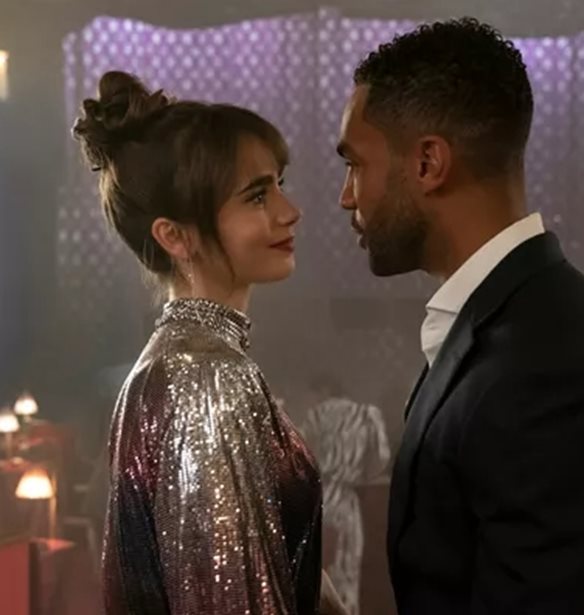 Emily in Paris | &#x38C;&#x3C3;&#x3B1; &#x3B1;&#x3C0;&#x3BF;&#x3BA;&#x3AC;&#x3BB;&#x3C5;&#x3C8;&#x3B5; &#x3BF; &#x3B4;&#x3B7;&#x3BC;&#x3B9;&#x3BF;&#x3C5;&#x3C1;&#x3B3;&#x3CC;&#x3C2; &#x3C4;&#x3B7;&#x3C2; &#x3C3;&#x3B5;&#x3B9;&#x3C1;&#x3AC;&#x3C2;, Darren Star, &#x3B3;&#x3B9;&#x3B1; &#x3C4;&#x3B7; &#x3BD;&#x3AD;&#x3B1; &#x3C3;&#x3B5;&#x3B6;&#x3CC;&#x3BD;