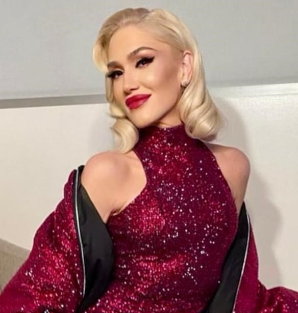 &#x397; Gwen Stefani &#x3BC;&#x3B5; &#x3C4;&#x3B7;&#x3BD; &#x3C0;&#x3B9;&#x3BF; stylish &#x3BF;&#x3BB;&#x3CC;&#x3C3;&#x3C9;&#x3BC;&#x3B7; &#x3C6;&#x3CC;&#x3C1;&#x3BC;&#x3B1; &#x388;&#x3BB;&#x3BB;&#x3B7;&#x3BD;&#x3B1; &#x3C3;&#x3C7;&#x3B5;&#x3B4;&#x3B9;&#x3B1;&#x3C3;&#x3C4;&#x3AE;