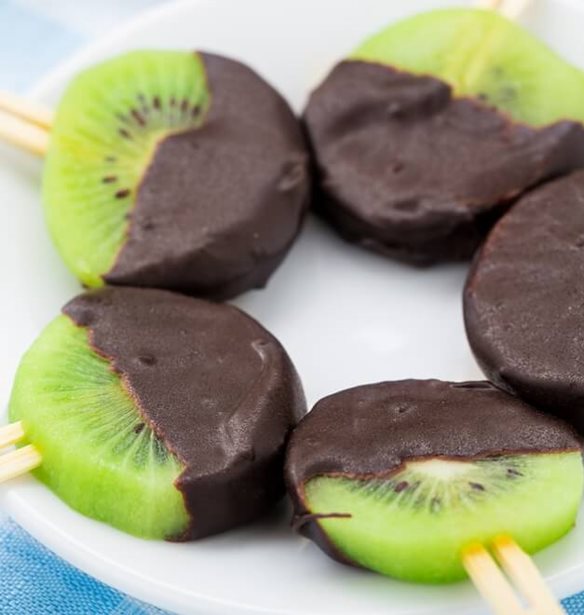 Σνακ για ενέργεια: Ακτινίδιο με σοκολάτα και καρύδα