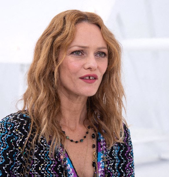 &#x397; Vanessa Paradis &#x3BC; &#x27; &#x3AD;&#x3BD;&#x3B1; &#x3B5;&#x3BD;&#x3C4;&#x3C5;&#x3C0;&#x3C9;&#x3C3;&#x3B9;&#x3B1;&#x3BA;&#x3CC; Chanel &#x3C3;&#x3CD;&#x3BD;&#x3BF;&#x3BB;&#x3BF;