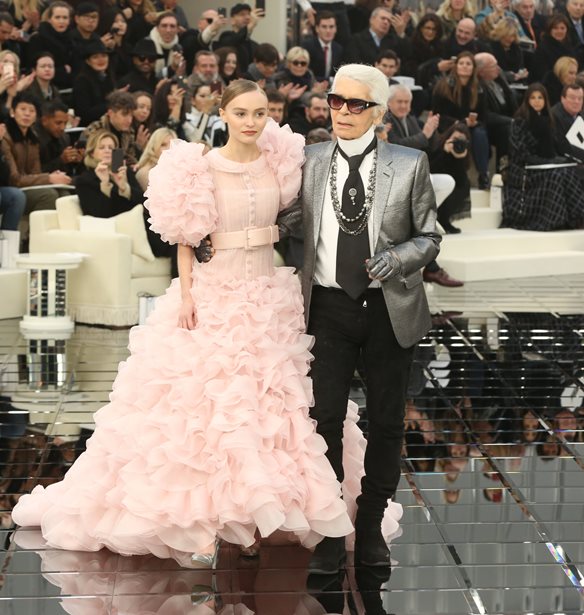&#x3A4;&#x3BF; Met Gala 2023 &#x3B5;&#x3AF;&#x3BD;&#x3B1;&#x3B9; &#x3B1;&#x3C6;&#x3B9;&#x3B5;&#x3C1;&#x3C9;&#x3BC;&#x3AD;&#x3BD;&#x3BF; &#x3C3;&#x3C4;&#x3BF;&#x3BD; Karl Lagerfeld