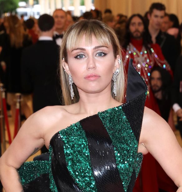 &#x3A0;&#x3BF;&#x3CD; &#x3B5;&#x3BD;&#x3C4;&#x3CC;&#x3C0;&#x3B9;&#x3C3;&#x3B5; &#x3BF; &#x3C6;&#x3C9;&#x3C4;&#x3BF;&#x3B3;&#x3C1;&#x3B1;&#x3C6;&#x3B9;&#x3BA;&#x3CC;&#x3C2; &#x3C6;&#x3B1;&#x3BA;&#x3CC;&#x3C2; &#x3C4;&#x3B7;&#x3BD; Miley Cyrus;