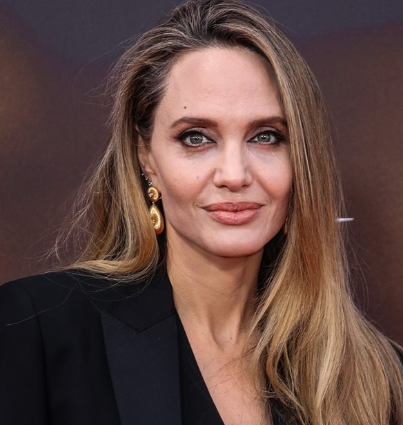 Angelina Jolie: &quot;&#x397; &#x3B4;&#x3BF;&#x3C5;&#x3BB;&#x3B5;&#x3B9;&#x3AC; &#x3BC;&#x3BF;&#x3C5; &#x3B4;&#x3B5;&#x3BD; &#x3B5;&#x3AF;&#x3BD;&#x3B1;&#x3B9; &#x3C4;&#x3BF; &#x3C0;&#x3B1;&#x3BD;&quot;