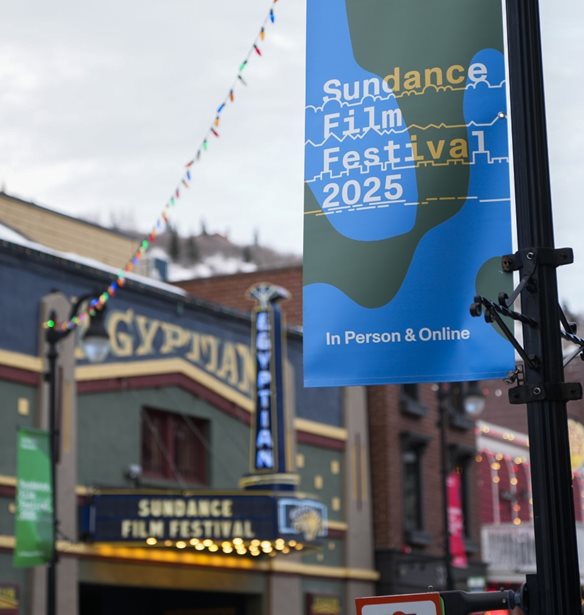The Stringer | &#x397; &#x3C4;&#x3B1;&#x3B9;&#x3BD;&#x3AF;&#x3B1; &#x3C0;&#x3BF;&#x3C5; &#x3B6;&#x3AE;&#x3C4;&#x3B7;&#x3C3;&#x3B1;&#x3BD; &#x3BD;&#x3B1; &#x3B1;&#x3C0;&#x3BF;&#x3C3;&#x3C5;&#x3C1;&#x3B8;&#x3B5;&#x3AF; &#x3B1;&#x3C0;&#x3CC; &#x3C4;&#x3BF; Sundance Film Festival
