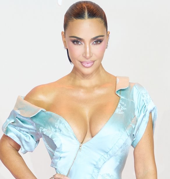 Kim Kardashian | &#x39C;&#x3B5; Japanese-inspired &#x3C7;&#x3C4;&#x3AD;&#x3BD;&#x3B9;&#x3C3;&#x3BC;&#x3B1; &#x3B4;&#x3B9;&#x3B1; &#x3C7;&#x3B5;&#x3B9;&#x3C1;&#x3CC;&#x3C2; &#x394;&#x3B7;&#x3BC;&#x3AE;&#x3C4;&#x3C1;&#x3B7; &#x393;&#x3B9;&#x3B1;&#x3BD;&#x3BD;&#x3AD;&#x3C4;&#x3BF;&#x3C5;