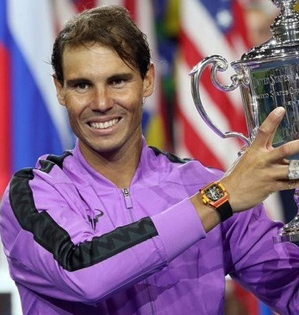 Rafael Nadal | &#x3A3;&#x3C4;&#x3BF;&#x3BD; &#x399;&#x3C3;&#x3B8;&#x3BC;&#x3CC; &#x3C4;&#x3B7;&#x3C2; &#x39A;&#x3BF;&#x3C1;&#x3AF;&#x3BD;&#x3B8;&#x3BF;&#x3C5; &#x3B1;&#x3B3;&#x3BA;&#x3B1;&#x3BB;&#x3B9;&#x3AC; &#x3BC;&#x3B5; &#x3C4;&#x3BF;&#x3BD; 9 &#x3BC;&#x3B7;&#x3BD;&#x3CE;&#x3BD; &#x3B3;&#x3B9;&#x3BF; &#x3C4;&#x3BF;&#x3C5;