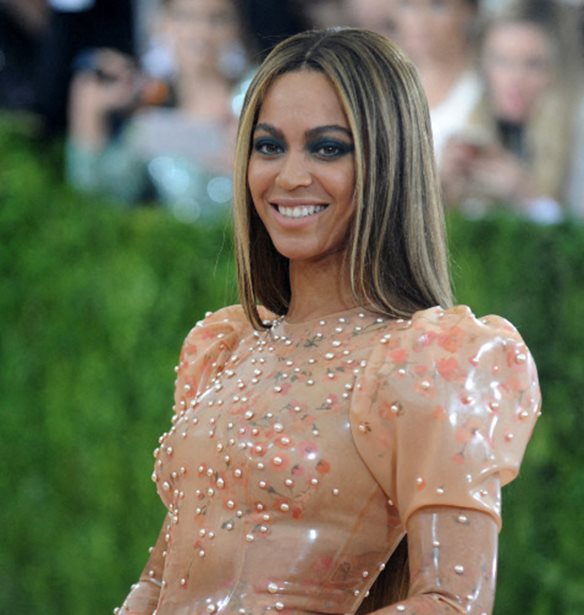 &#x397; Beyonc&#xE9; &#x3C3;&#x3C4;&#x3B7;&#x3C1;&#x3AF;&#x3B6;&#x3B5;&#x3B9; &#x3C4;&#x3B7; Meghan Markle: &quot;&#x39C;&#x3B1;&#x3C2; &#x3B5;&#x3BC;&#x3C0;&#x3BD;&#x3AD;&#x3B5;&#x3B9;&#x3C2; &#x3CC;&#x3BB;&#x3BF;&#x3C5;&#x3C2;&quot;