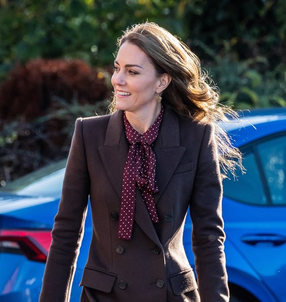 Kate Middleton | &#x397; &#x3C0;&#x3C1;&#x3CE;&#x3C4;&#x3B7; &#x3B4;&#x3B7;&#x3BC;&#x3CC;&#x3C3;&#x3B9;&#x3B1; &#x3B5;&#x3BC;&#x3C6;&#x3AC;&#x3BD;&#x3B9;&#x3C3;&#x3B7; &#x3BC;&#x3B5;&#x3C4;&#x3AC; &#x3C4;&#x3B7;&#x3BD; &#x3BF;&#x3BB;&#x3BF;&#x3BA;&#x3BB;&#x3AE;&#x3C1;&#x3C9;&#x3C3;&#x3B7; &#x3C4;&#x3C9;&#x3BD; &#x3C7;&#x3B7;&#x3BC;&#x3B5;&#x3B9;&#x3BF;&#x3B8;&#x3B5;&#x3C1;&#x3B1;&#x3C0;&#x3B5;&#x3B9;&#x3CE;&#x3BD; &#x3C3;&#x3C4;&#x3BF; &#x3C0;&#x3BB;&#x3B5;&#x3C5;&#x3C1;&#x3CC; &#x3C4;&#x3BF;&#x3C5; &#x3C0;&#x3C1;&#x3AF;&#x3B3;&#x3BA;&#x3B9;&#x3C0;&#x3B1; William - &#x3A4;&#x3B1; &#x3C3;&#x3C5;&#x3BC;&#x3B2;&#x3BF;&#x3BB;&#x3B9;&#x3BA;&#x3AC; &#x3C3;&#x3BA;&#x3BF;&#x3C5;&#x3BB;&#x3B1;&#x3C1;&#x3AF;&#x3BA;&#x3B9;&#x3B1; &#x3C0;&#x3BF;&#x3C5; &#x3B5;&#x3C0;&#x3AD;&#x3BB;&#x3B5;&#x3BE;&#x3B5;