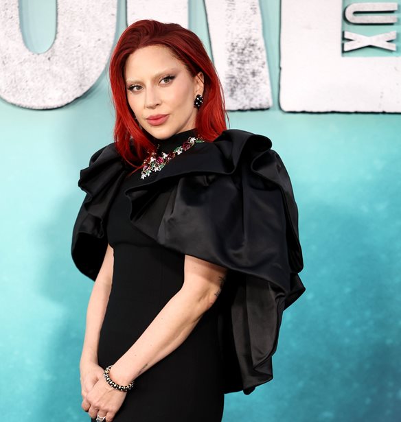 Lady Gaga | &#x39C;&#x3B5; &#x3BD;&#x3AD;&#x3BF; look &#x3B4;&#x3AF;&#x3C0;&#x3BB;&#x3B1; &#x3C3;&#x3C4;&#x3B7;&#x3BD; Jenna Ortega &#x3C3;&#x3C4;&#x3B7; &#x3C3;&#x3B5;&#x3B9;&#x3C1;&#x3AC; Wednesday