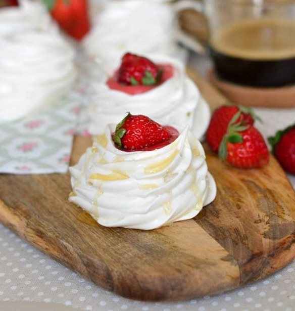 &#x3A0;&#x3CE;&#x3C2; &#x3B8;&#x3B1; &#x3C6;&#x3C4;&#x3B9;&#x3AC;&#x3BE;&#x3B5;&#x3B9;&#x3C2; skinny Pavlova &#x3AE; &#x3C6;&#x3C9;&#x3BB;&#x3B9;&#x3AD;&#x3C2; &#x3BC;&#x3B1;&#x3C1;&#x3AD;&#x3B3;&#x3BA;&#x3B1;&#x3C2; &#x3BC;&#x3B5; &#x3C6;&#x3C1;&#x3AC;&#x3BF;&#x3C5;&#x3BB;&#x3B5;&#x3C2; &#x3BC;&#x3CC;&#x3BD;&#x3BF; &#x3BC;&#x3B5; 150 &#x3B8;&#x3B5;&#x3C1;&#x3BC;&#x3AF;&#x3B4;&#x3B5;&#x3C2;