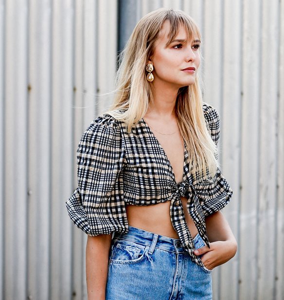 Το statement top που αγαπούν οι γυναίκες της μόδας